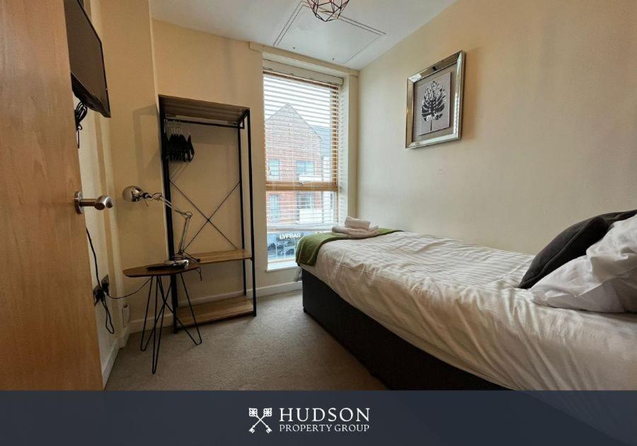 Three Bedroom Townhouse With Parking Telford Exteriér fotografie