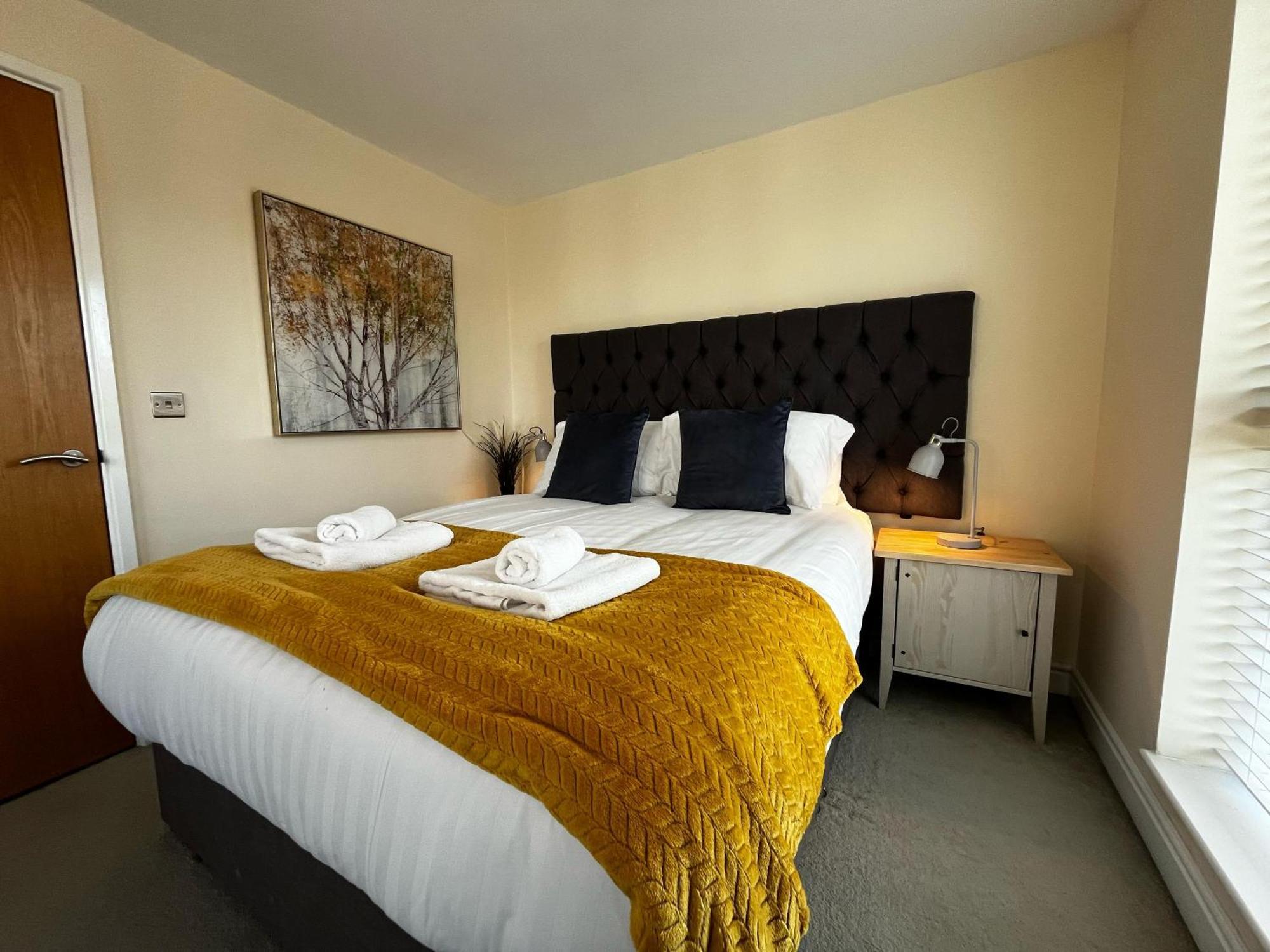 Three Bedroom Townhouse With Parking Telford Exteriér fotografie