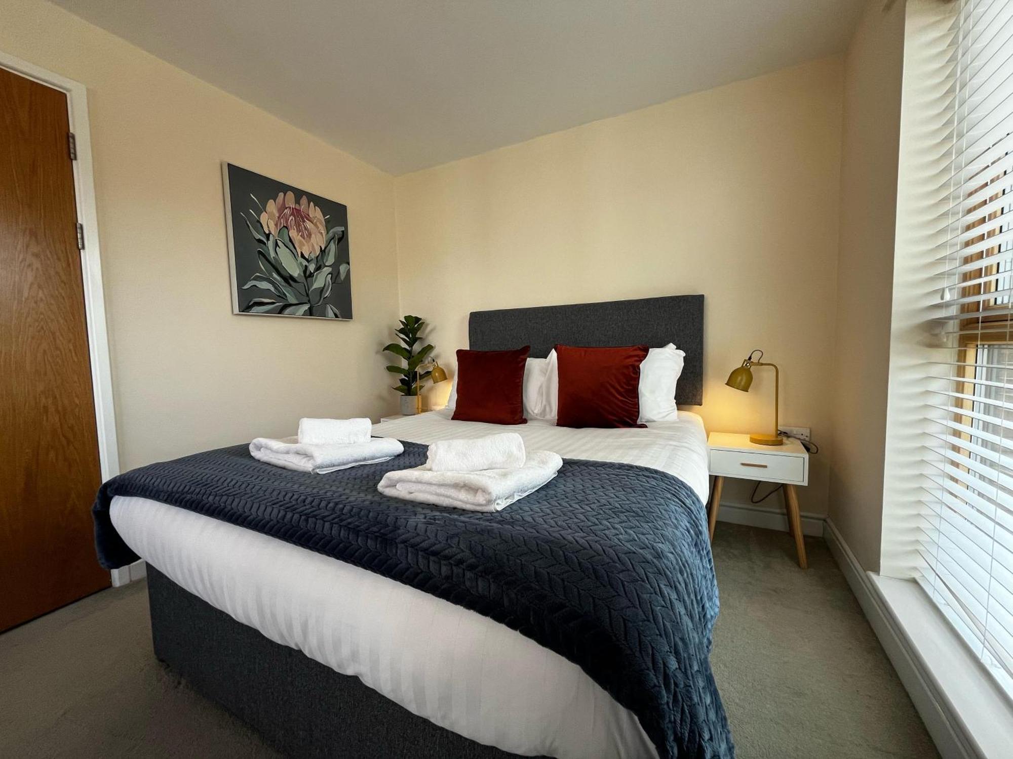 Three Bedroom Townhouse With Parking Telford Exteriér fotografie
