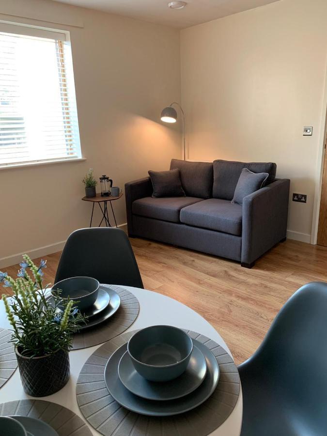 Three Bedroom Townhouse With Parking Telford Exteriér fotografie